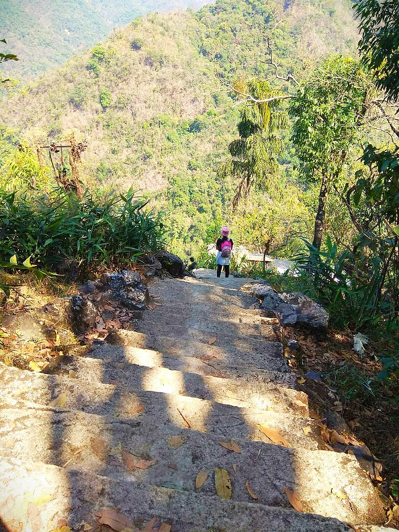Roni 4 thousand Step Trek Meghalaya India With Kids